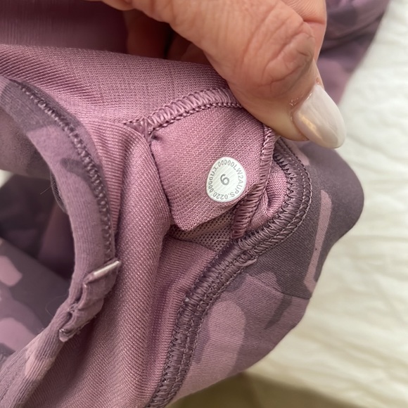 ‼️SOLD‼️Lululemon Flow Y Nulu Bra Top Incognito Camo Pink Taupe - Picture 5 of 5